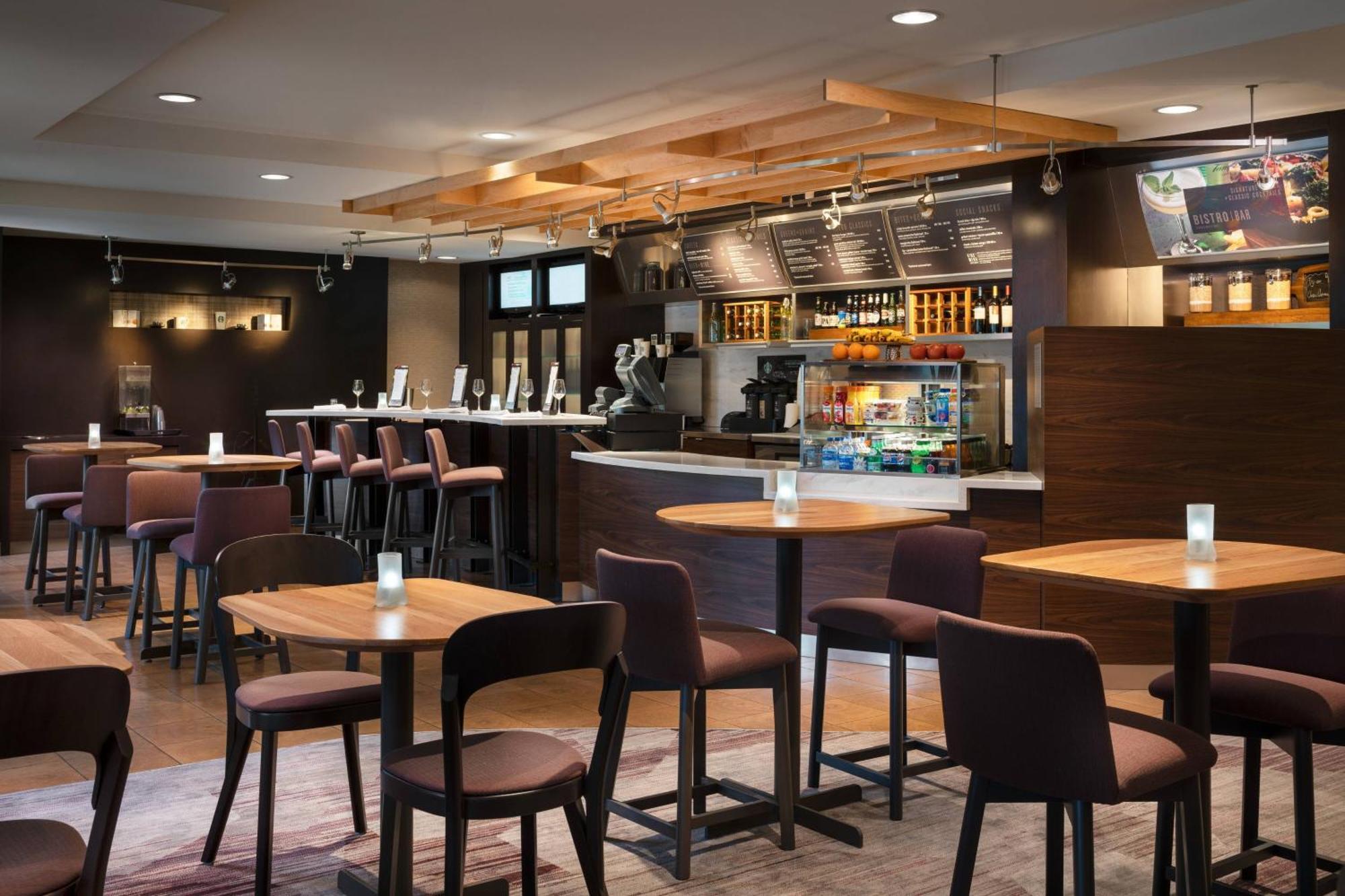 Отель Courtyard Novato Marin/Sonoma Экстерьер фото